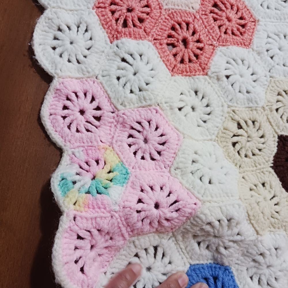 Blanket Afghan Throw GranncoreHexagon 62x42 - Picture 9 of 10